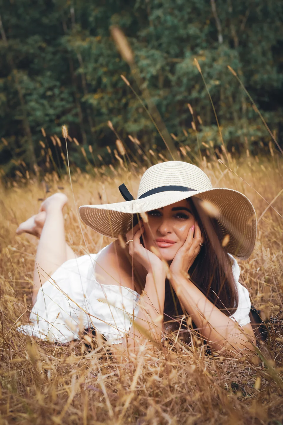 Kobiecy portret plenerowy — fotografia Elżbiety Różyckiej, Złote Kadry