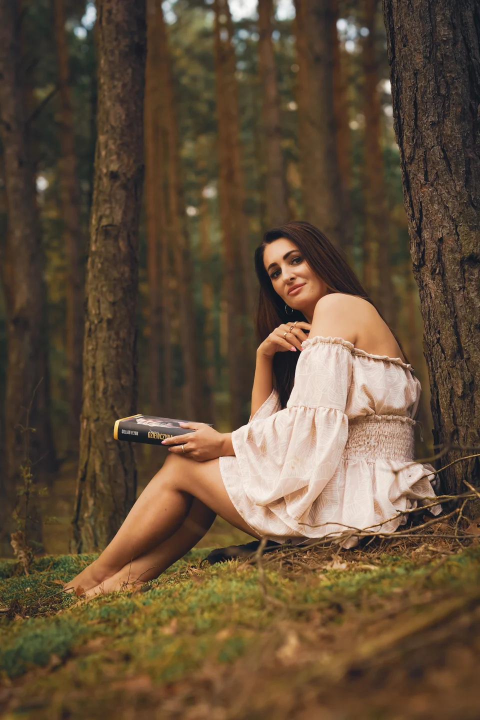 Kobiecy portret plenerowy — fotografia Elżbiety Różyckiej, Złote Kadry