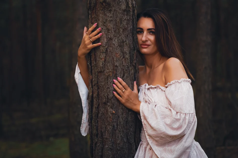 Kobiecy portret plenerowy — fotografia Elżbiety Różyckiej, Złote Kadry