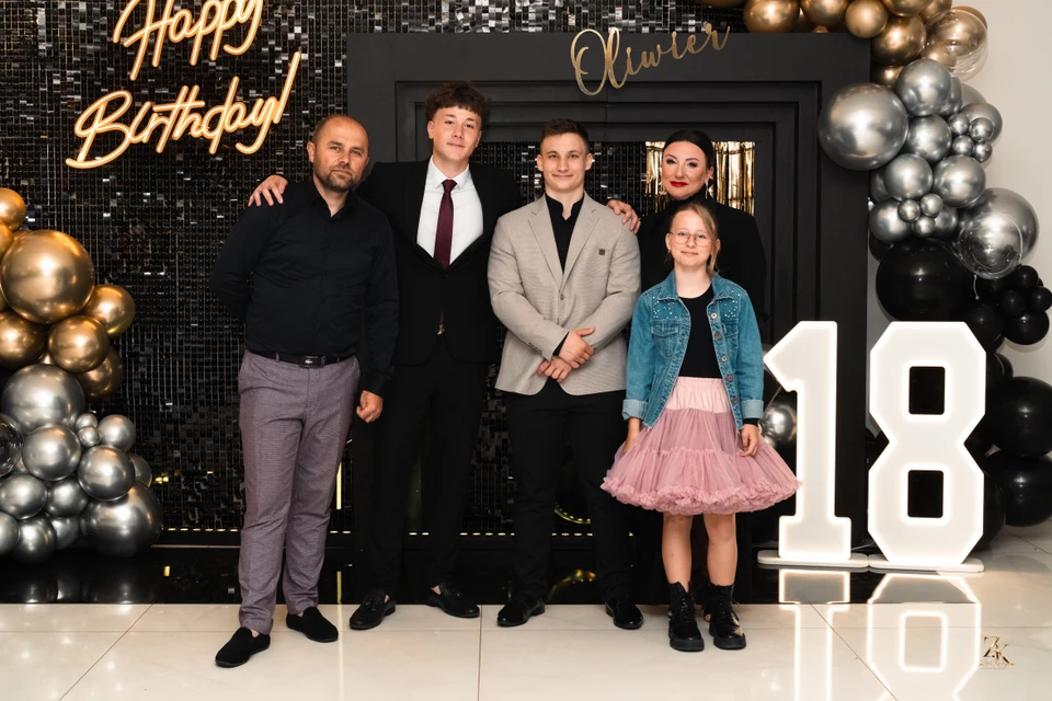 Fotografia grupowa z przyjęcia — Urodziny Oliwiera