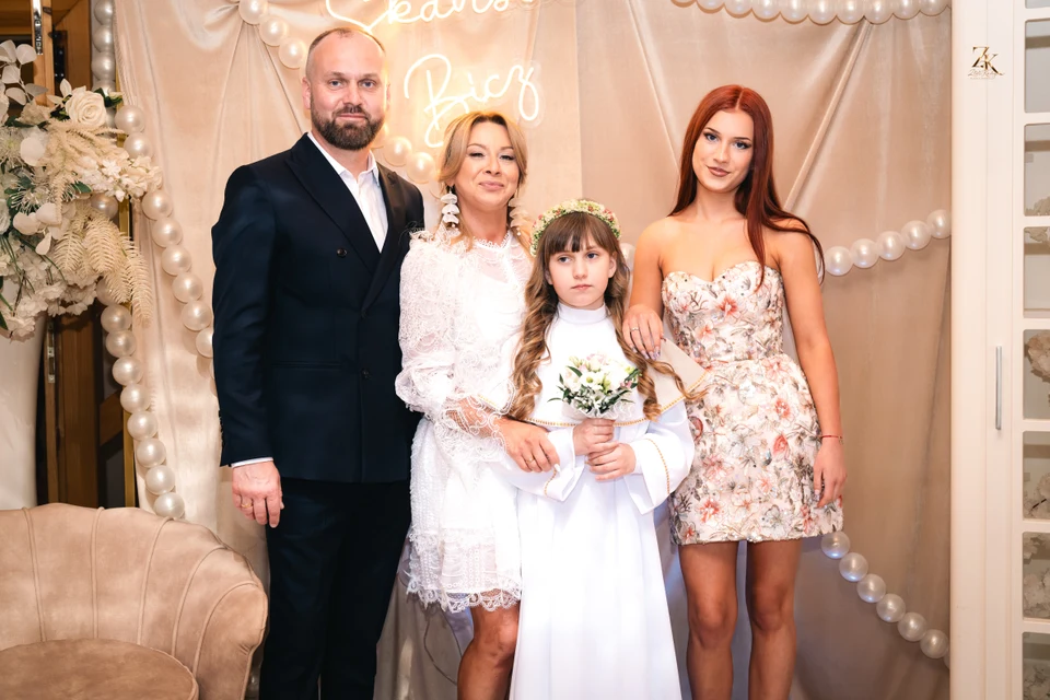 Rodzinna fotografia z Antosią — Komunia Antosi