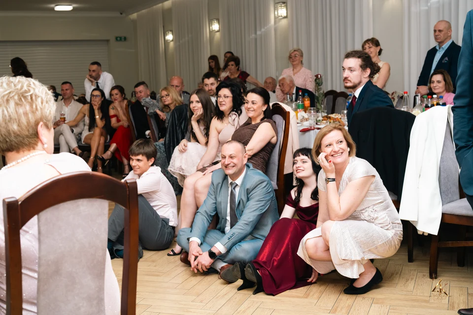 Radosne chwile podczas przyjęcia — 50. rocznica ślubu